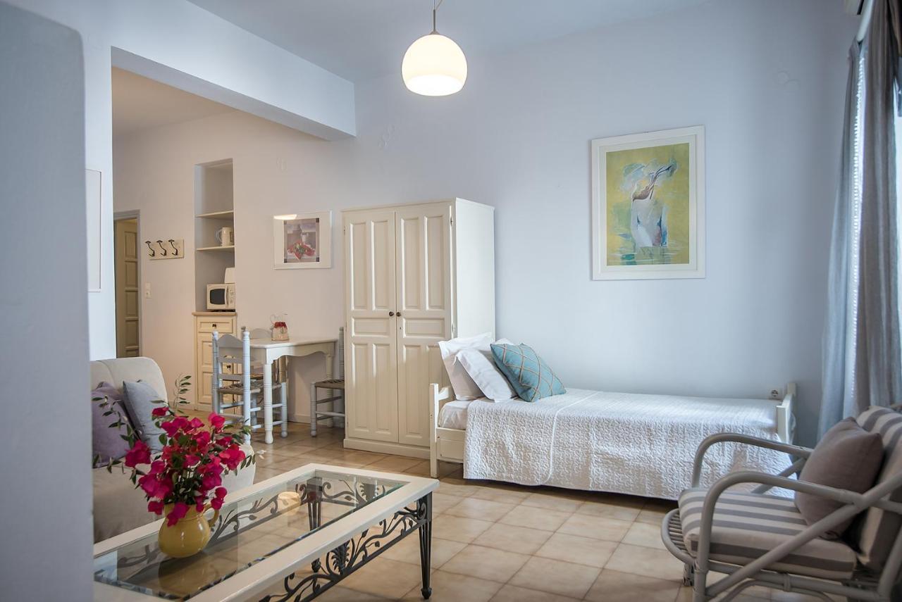 Nautilus Apartments Páros Extérieur photo