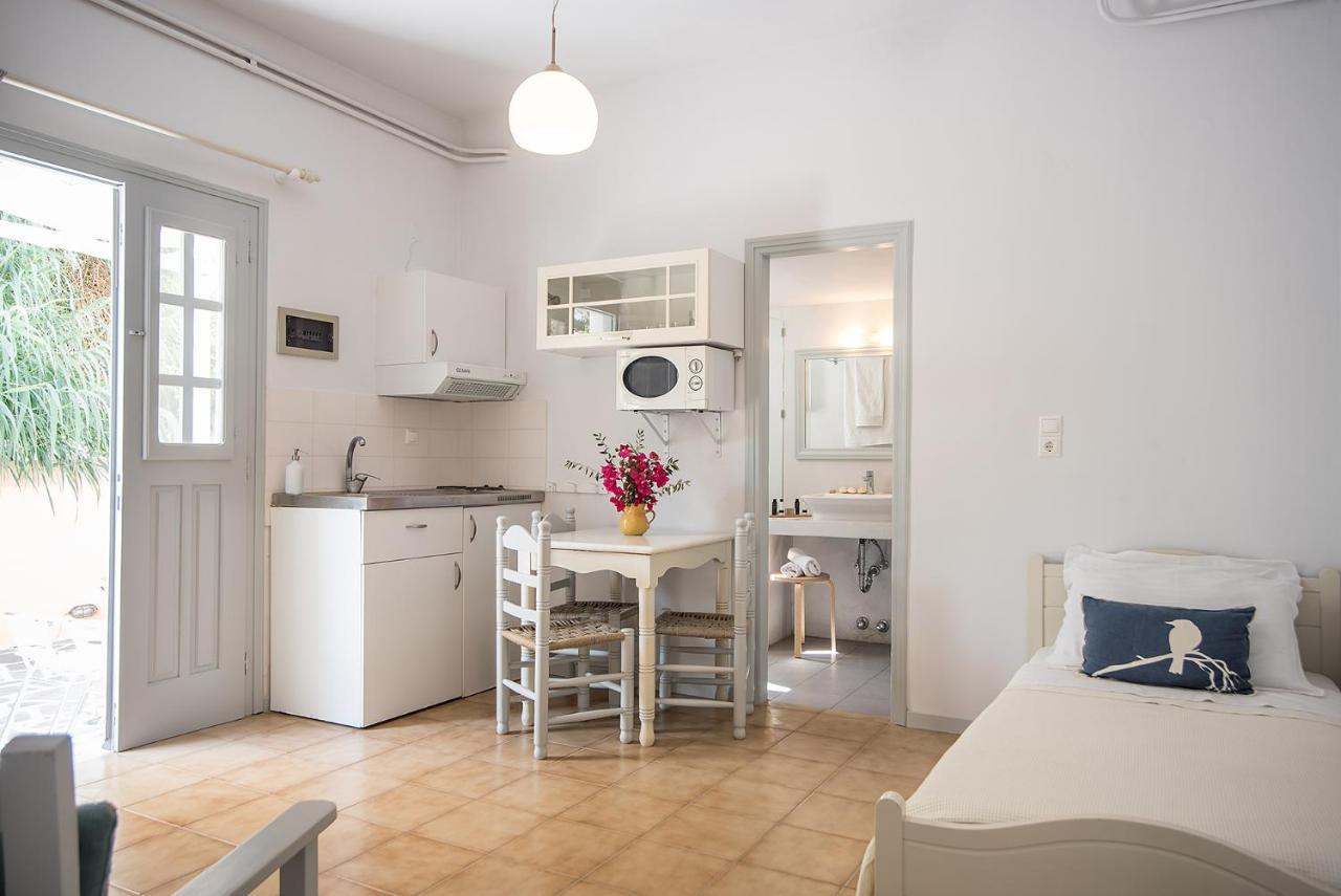Nautilus Apartments Páros Extérieur photo
